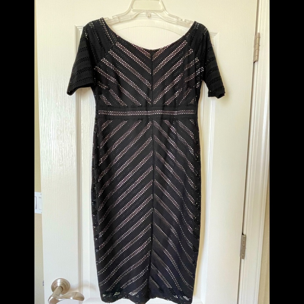Lovely black cut out maternity dress -s